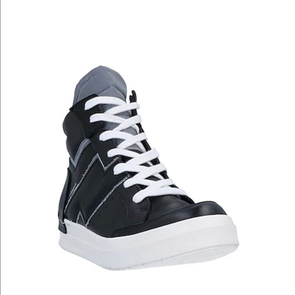 Cinzia Araia Black high tops sneakers for women.